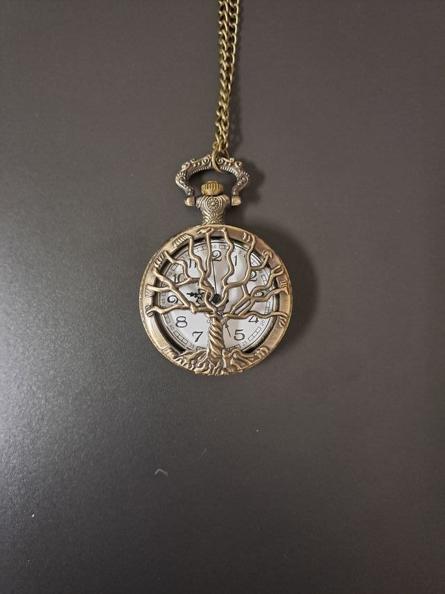 Reloj árbol de la vida troquelado nuevo