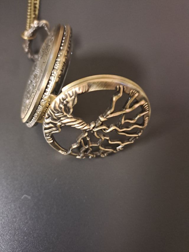 Reloj árbol de la vida troquelado nuevo