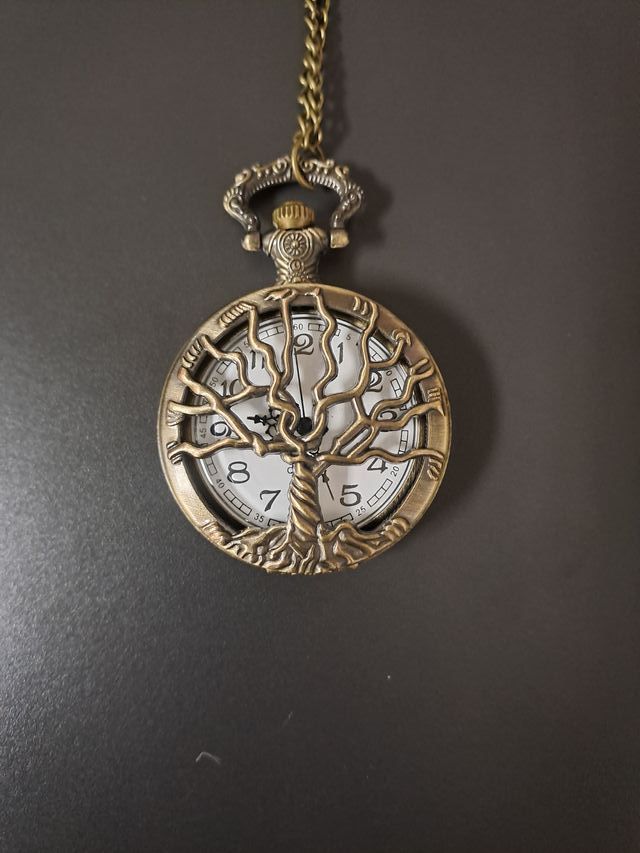 Reloj árbol de la vida troquelado nuevo