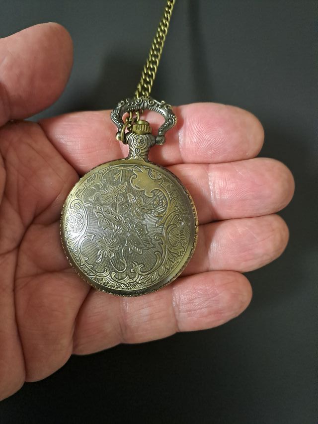 Reloj árbol de la vida troquelado nuevo