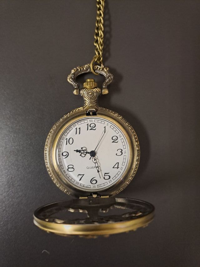 Reloj árbol de la vida troquelado nuevo