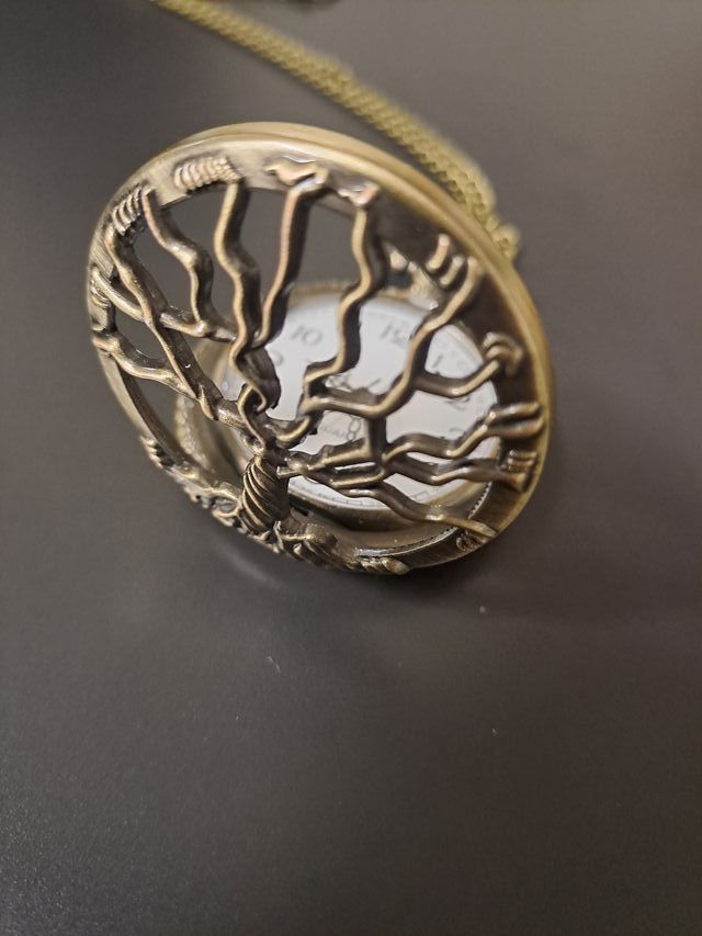 Reloj árbol de la vida troquelado nuevo