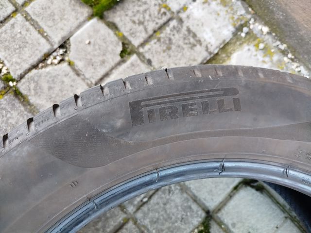 Neumáticos Pirelli 215 55 17"