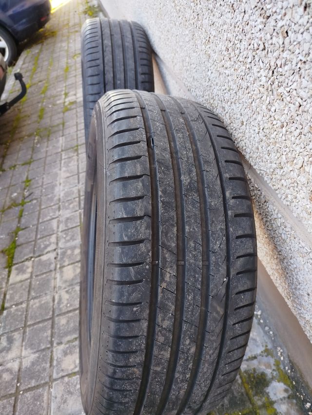Neumáticos Pirelli 215 55 17"
