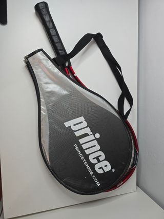 2 raquetas de tenis con fundas