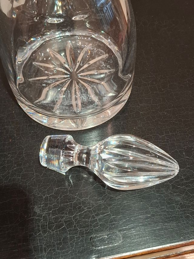 Antigua licorera cristal de Bohemia