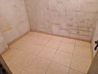 Plaza de garaje con trastero