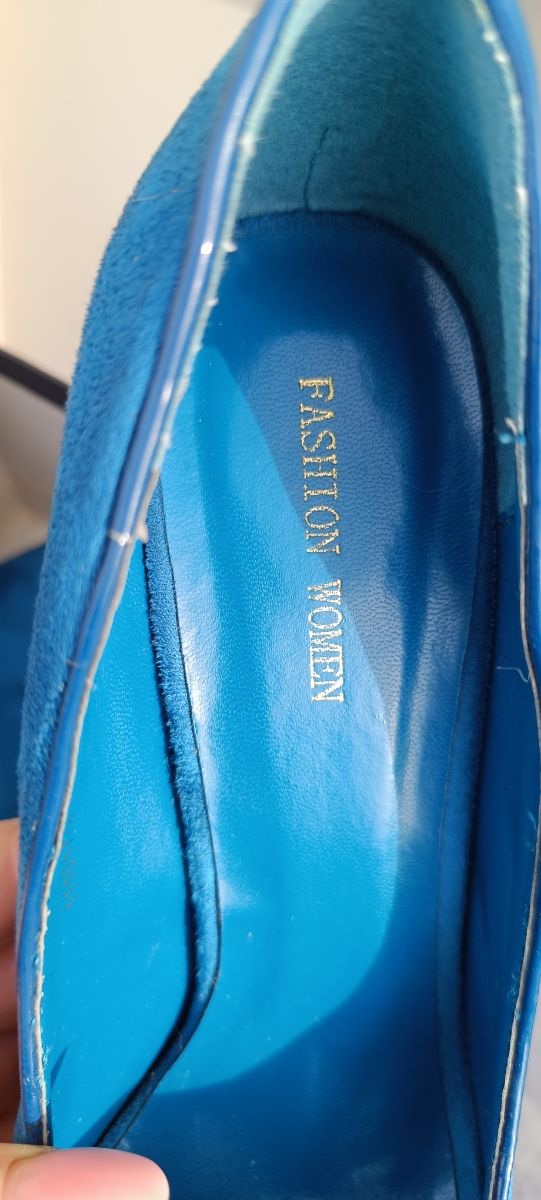 Décolleté con tacco alto