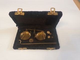 Antigua balanza bronce