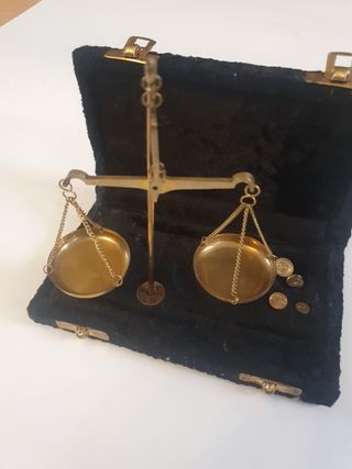 Antigua balanza bronce