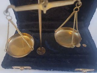 Antigua balanza bronce