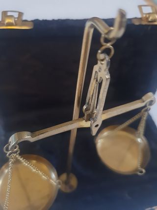 Antigua balanza bronce