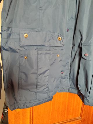 Abrigo impermeable 