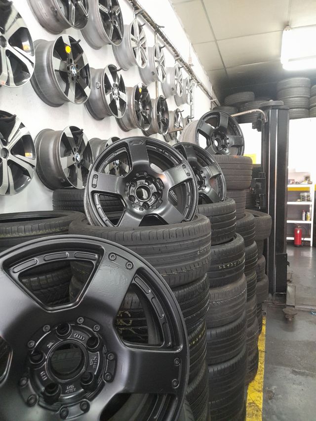 En 17 pulgada audi golf set grupo van