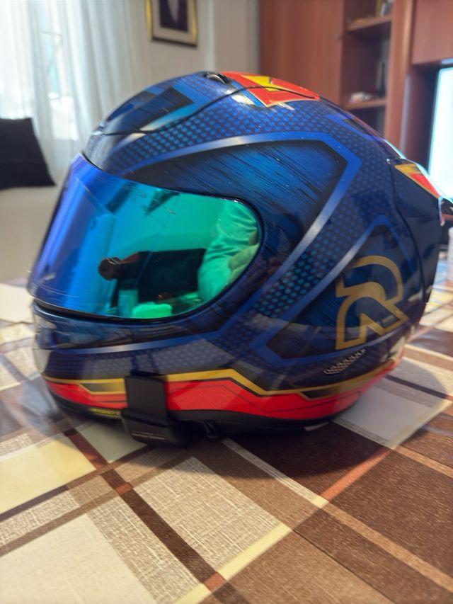 Casco hjc rpha 11 superman