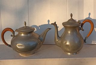 Teiera e caffettiera in peltro