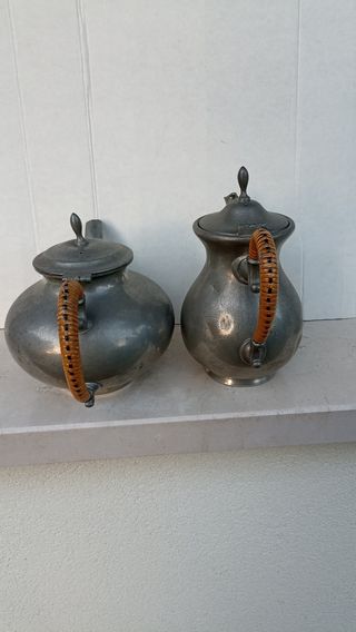 Teiera e caffettiera in peltro