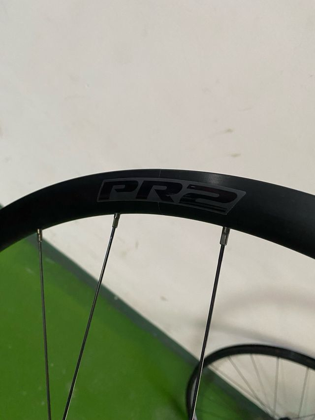 Ruedas de carretera Giant PR2 tubeless disco.