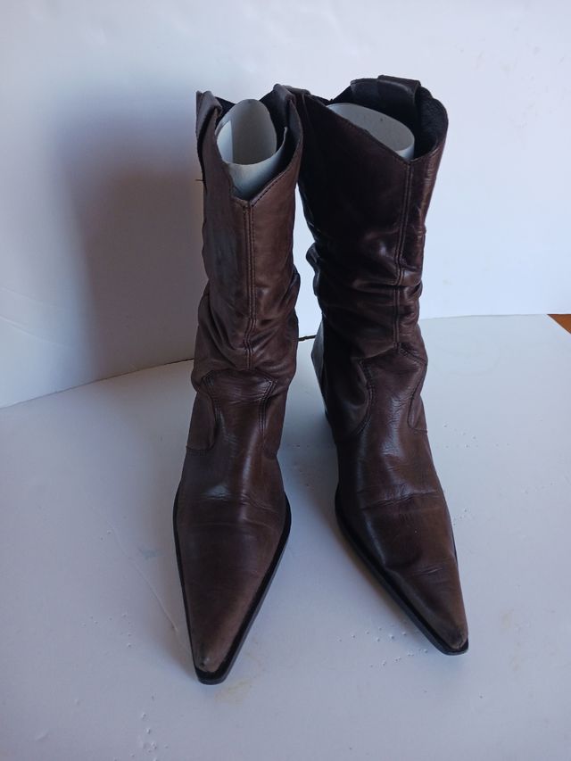 Botas Mustang tipo country marrón