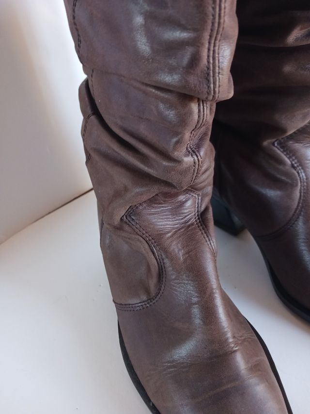 Botas Mustang tipo country marrón