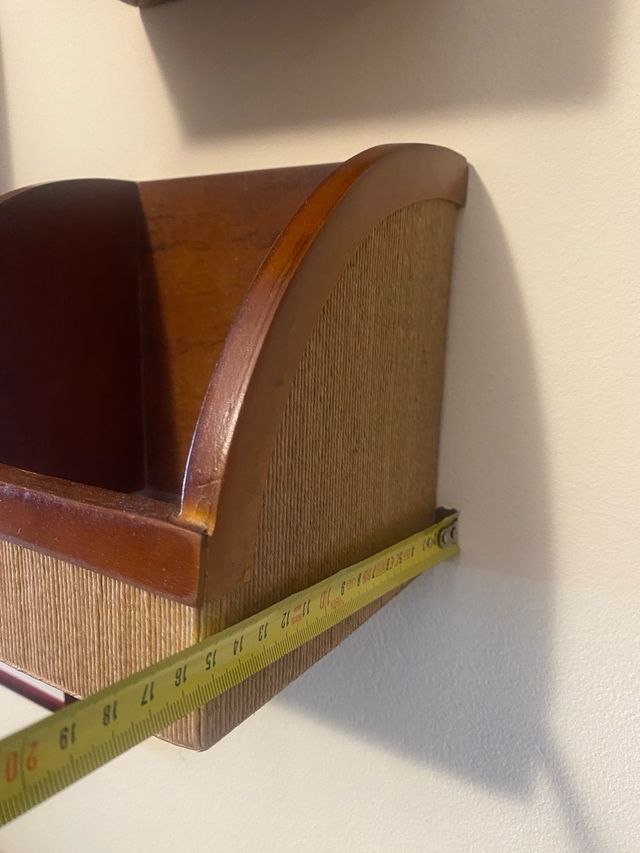 Estanterías madera y caña