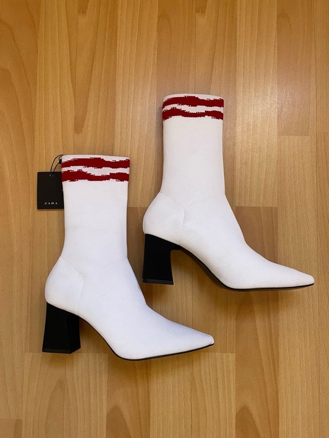 Botines Blancos con Rayas Rojas Zara