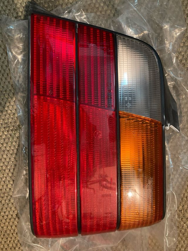 Piloto trasero BMW E36 Dcho