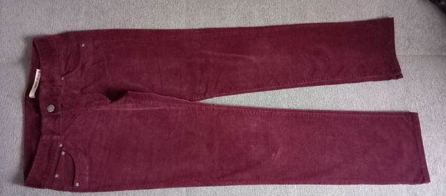 Pantalón pana fina mujer Burdeos. Dkny Jeans.