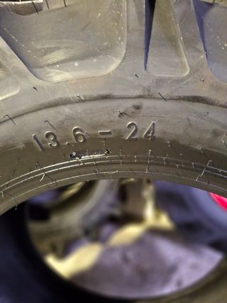 neumáticos tractor 13.6-24