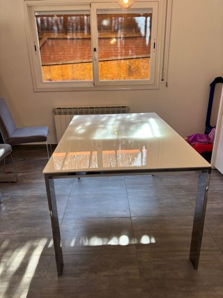 Mesa extensible acero con cristal blanco