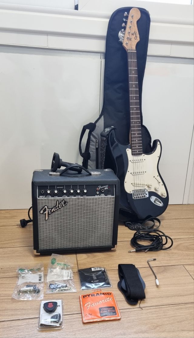 Guitarra Fender Squier Bullet