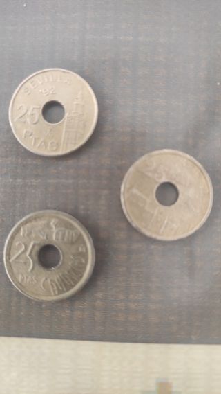 Monedas de 25 pesetas. 