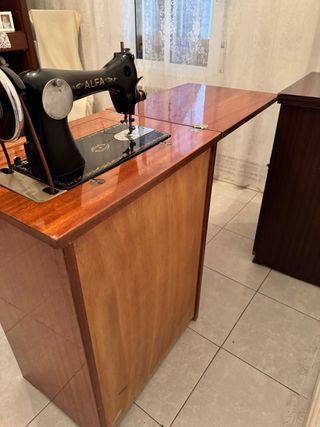 Maquina de coser antigua ALFA