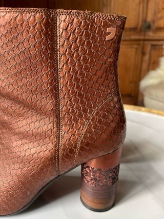 Botin cobre piel serpiente