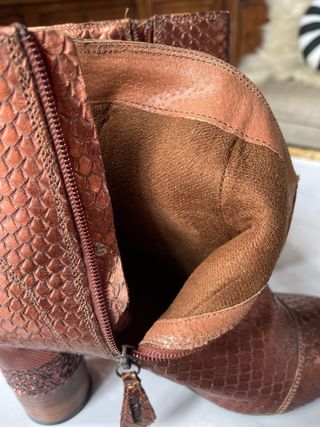 Botin cobre piel serpiente