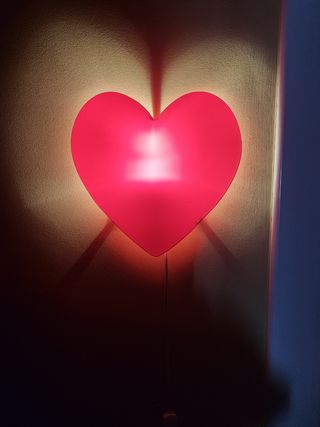 Ikea. Lámpara infantil forma corazón
