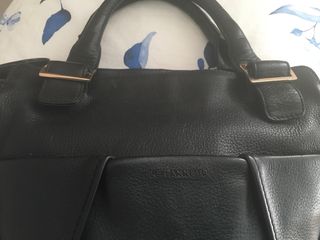 Bolso de piel negro