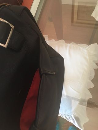 Bolso de piel negro