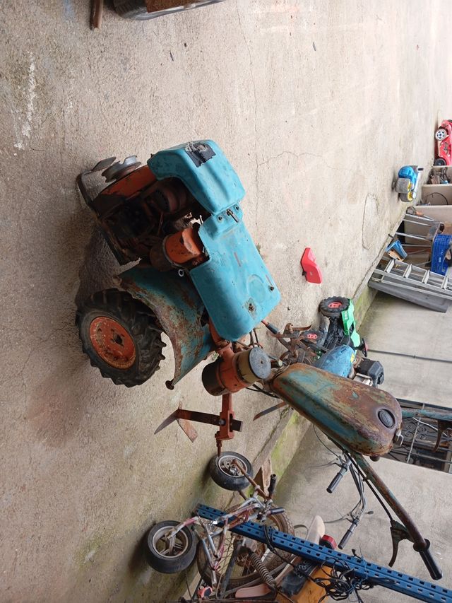 Maquina de labranza. Diesel