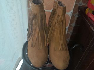 Botines de ante y flecos