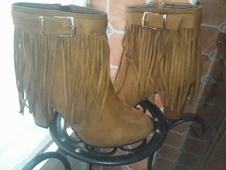Botines de ante y flecos