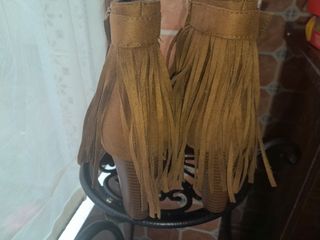 Botines de ante y flecos