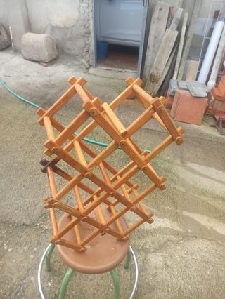 Botellero de madera plegable