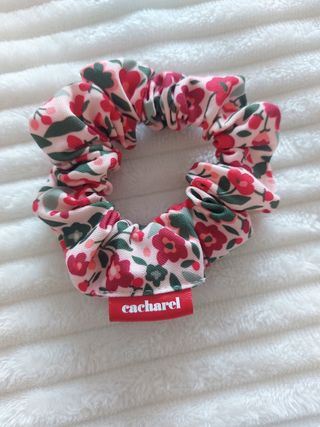Scrunchie e acessório - Cacharel