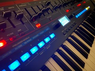 Roland Juno X + Borsa