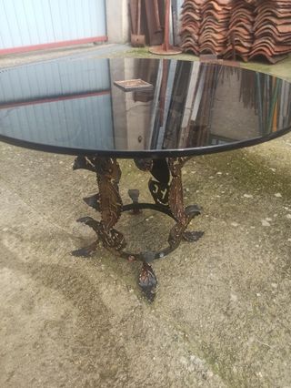 Mesa de forja hecha por herrero,unica