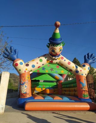 Castillo hinchable payaso grande