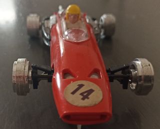 BRM SCALEXTRIC AÑOS 70 ROJO