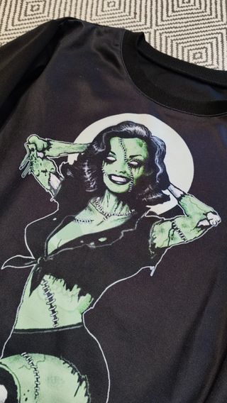 Sudadera mujer zombie pin up
