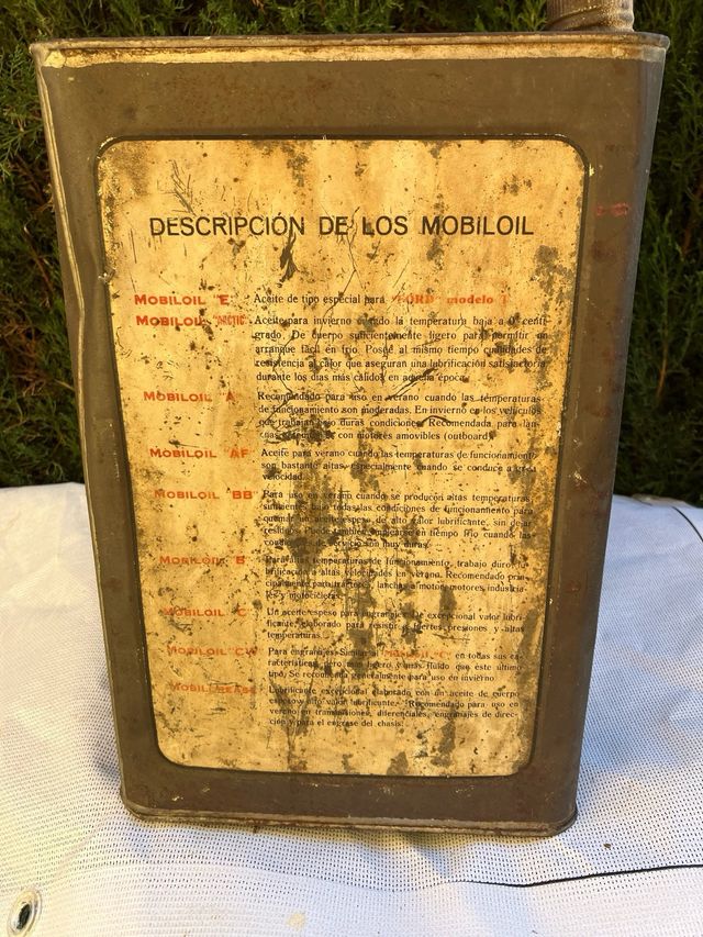 Lata de aceite antigua Mobiloil distri.barcelona